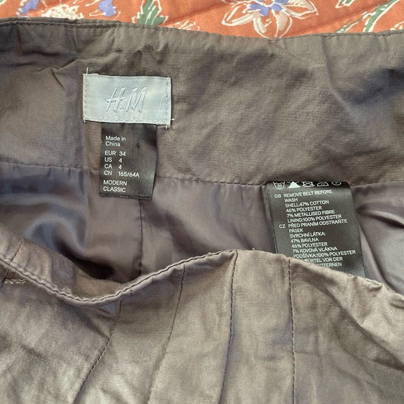 Early Aughts H&M Full High Waist Skirt - Picture 6 of 8